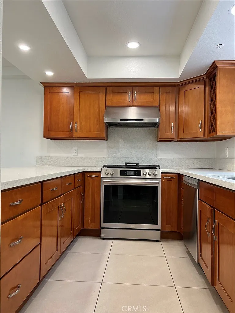 3 bed, 2.5 bath, 1095 sqft, $3,500 — Photo 4