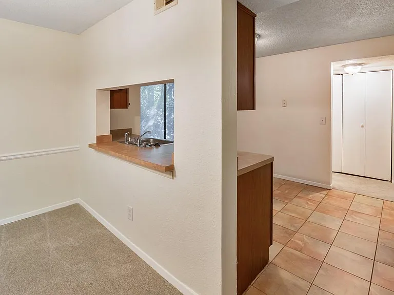 245 Seasons Pkwy — Photo 17