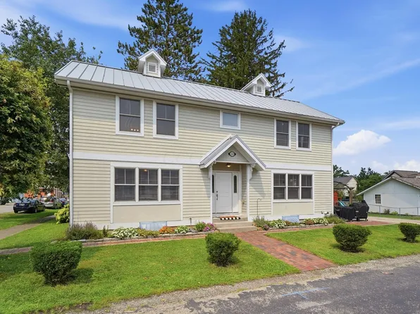 38 George St, Pataskala, OH 43062