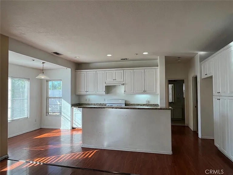 1241 Castledale St — Photo 2