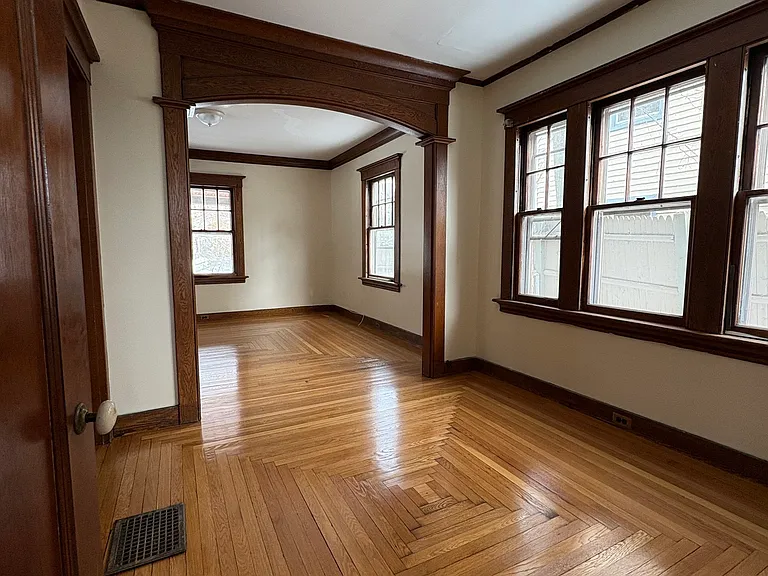 49 Hubinger St — Photo 8