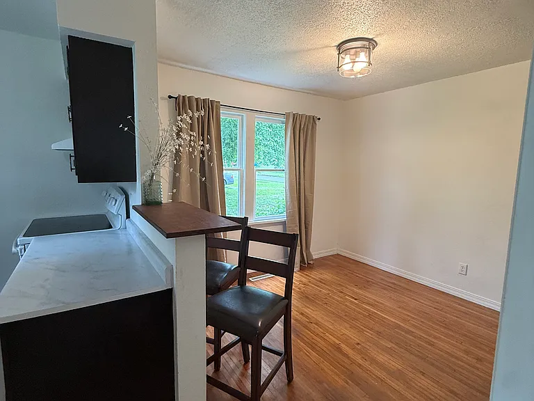 510 Garrett St — Photo 5