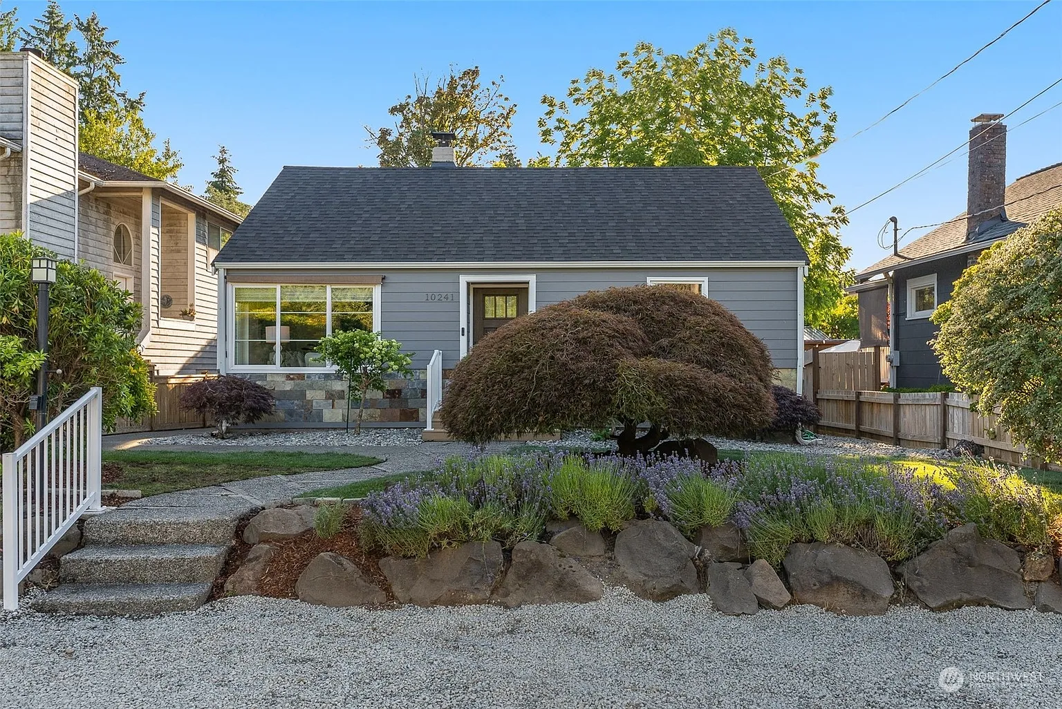10241 42nd Avenue SW photo 1