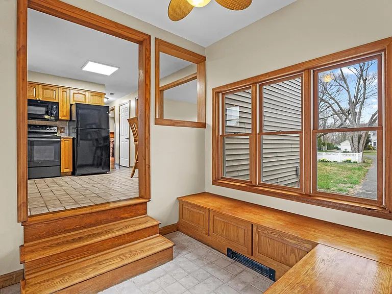 62 Brookside Ave E — Photo 20