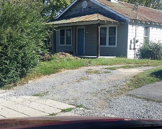 2nd image of 433 Montvue Ave