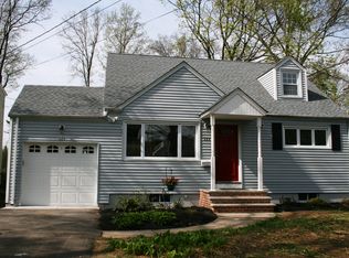 564 Willow Ave, Scotch Plains, NJ 07076