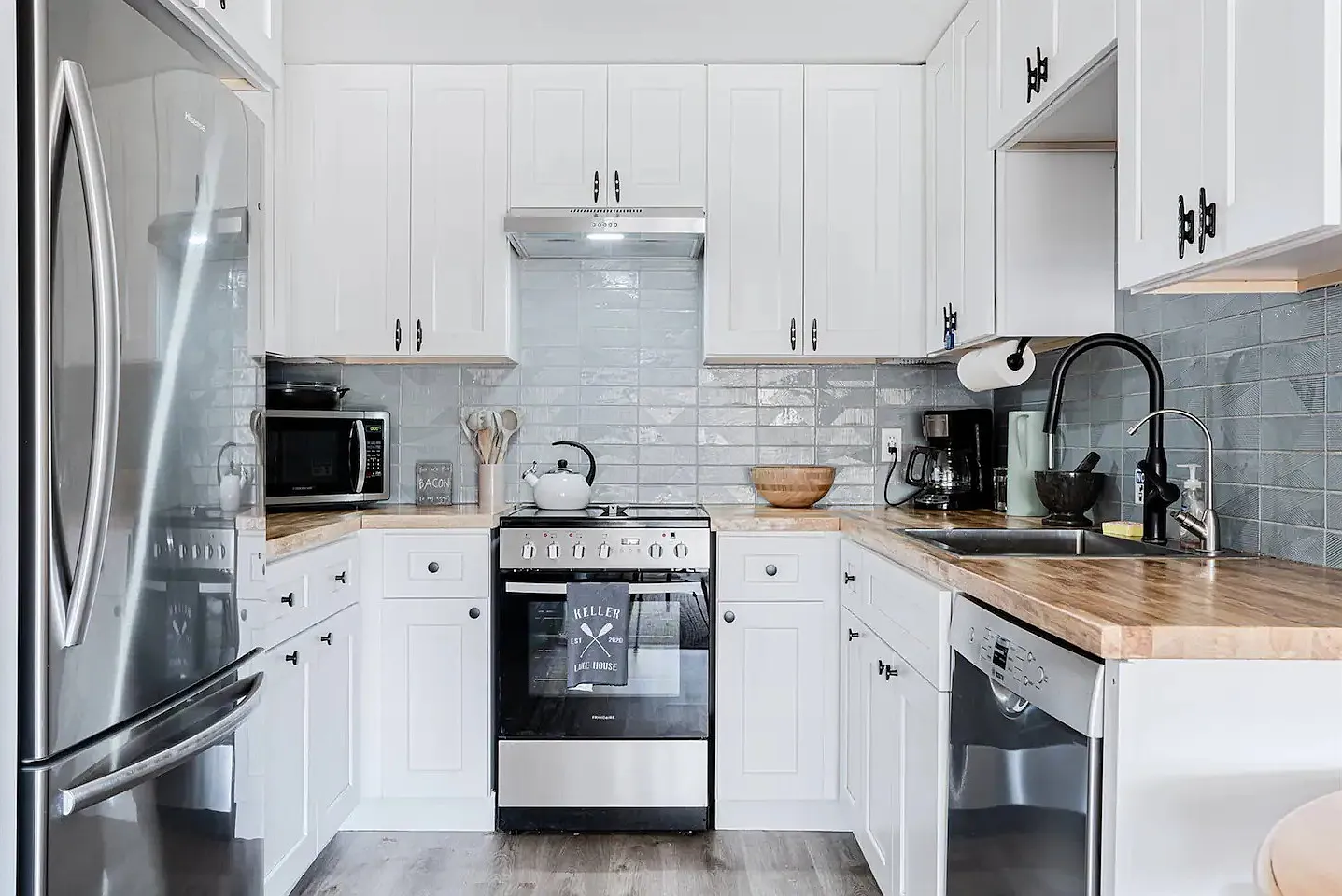2 bed, 640 sqft, $3,499 — Photo 3