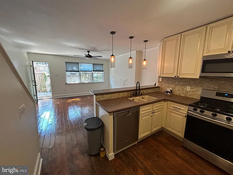 748 S Harshaw St — Photo 5