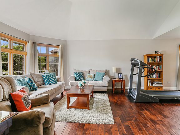 5th image of 17029 Pineview Dr
