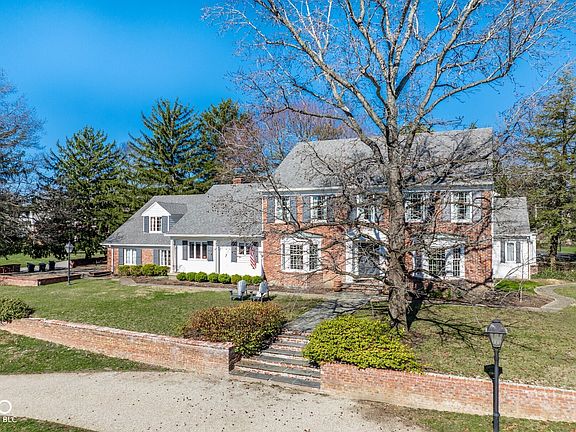 2nd image of 514 Round Hill Rd