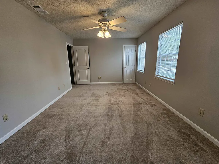 2388 Gregory Dr — Photo 34