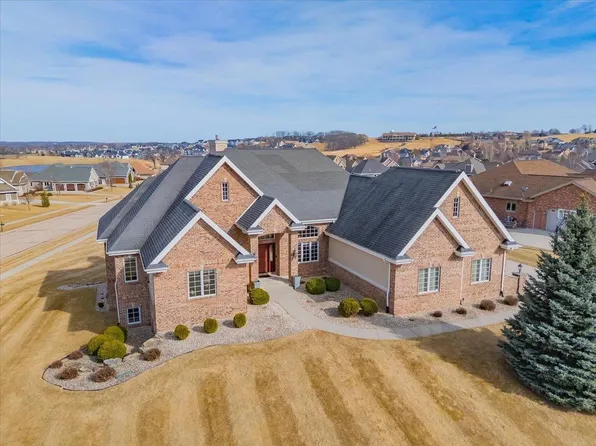 624 Rinpoche Lane, Oregon, WI 53575