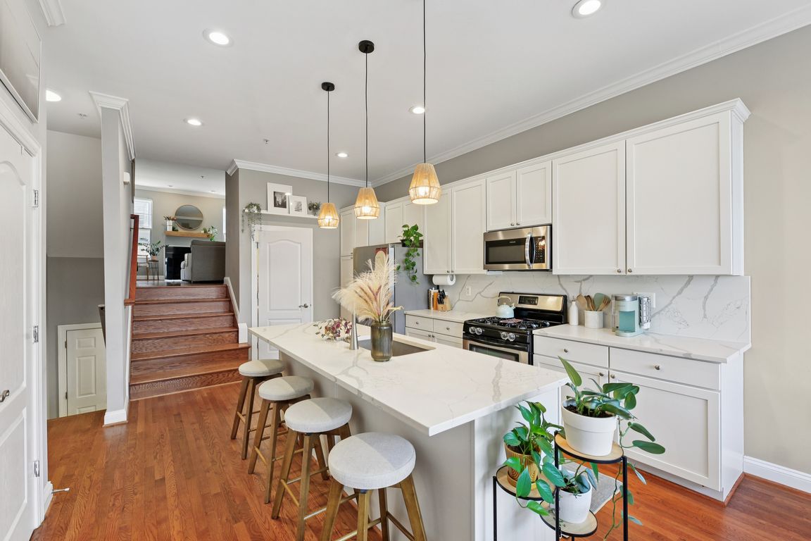 next background image