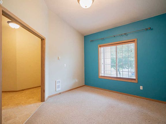 5th image of 8016 NE 86th Ave