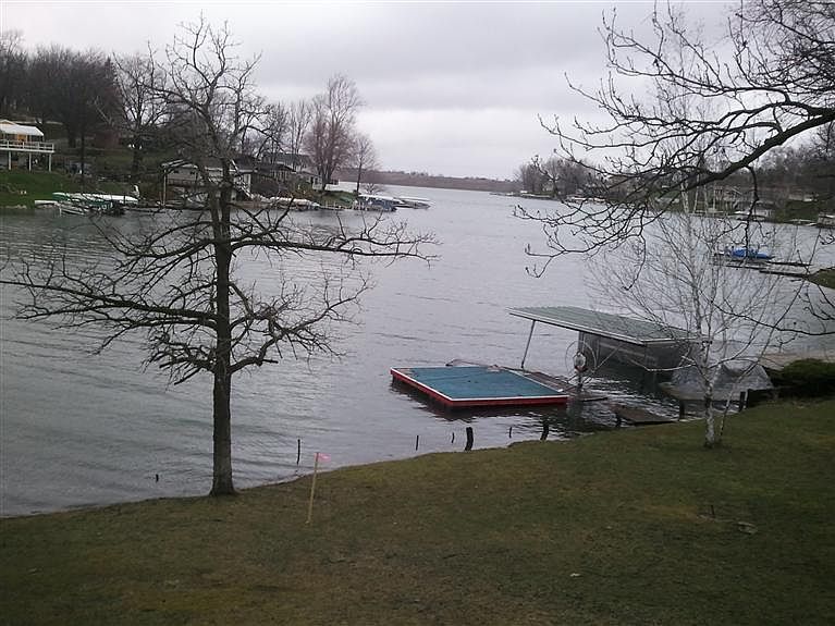 2nd image of 3007 E Lakeshore Dr
