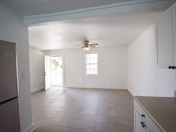 3rd image of 2716 Sunrise St