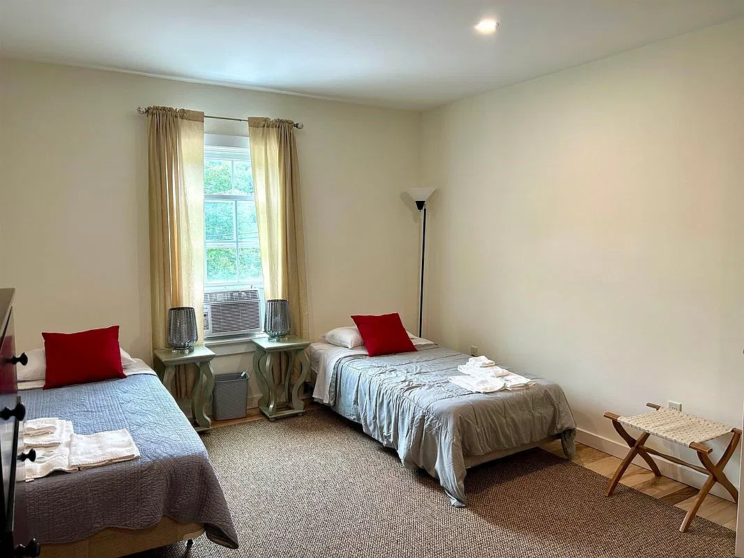 3 bed, 2.0 bath, 1500 sqft, $2,700 — Photo 3