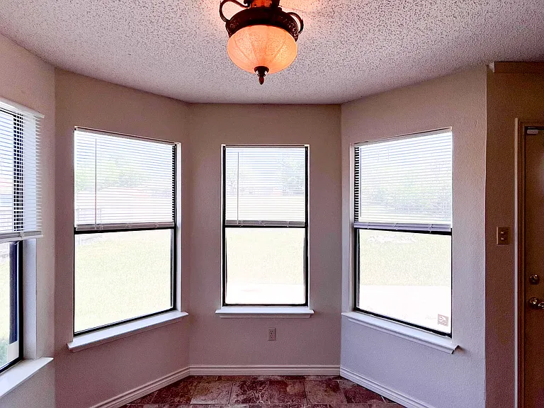 2512 Schulze Dr — Photo 11
