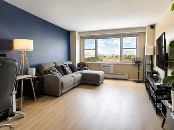 3215 Avenue H image 1 of 10