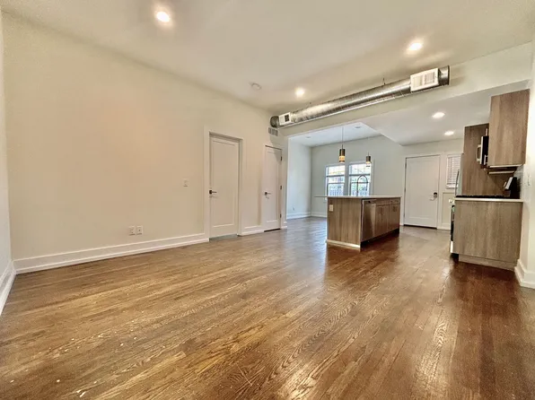 Roanoke Apartments, 4311-4325 Roanoke Pkwy #4315-2N, Kansas City, MO 64111