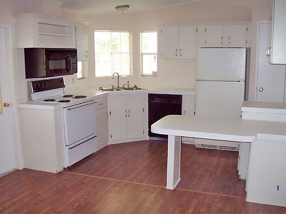 2nd image of 3 Bayberry Dr
