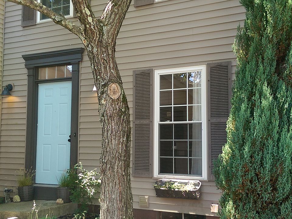 Beautiful Town-Home!