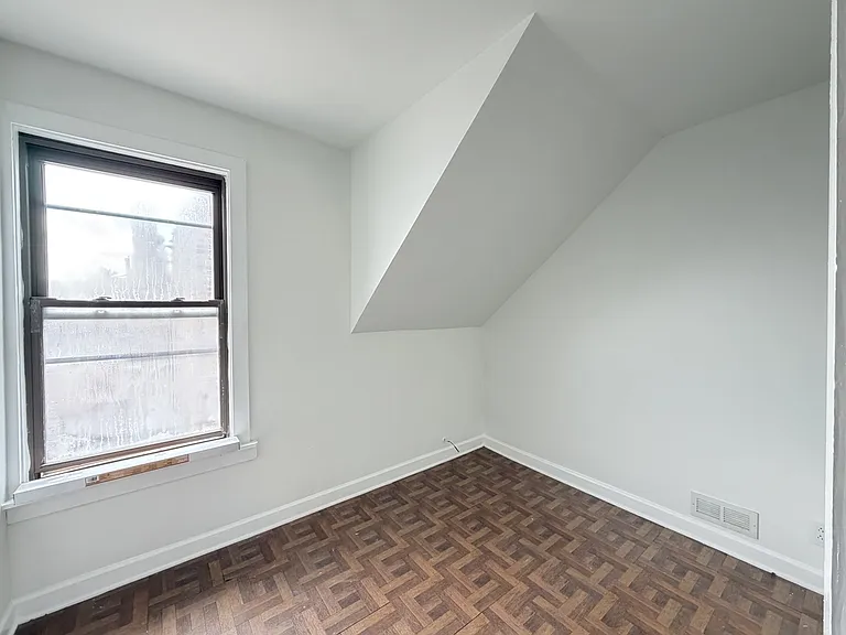 1609 N McVicker Ave #2HC — Photo 14