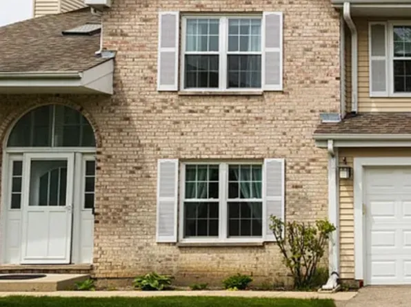 4483 Brighton Ct, Gurnee, IL 60031