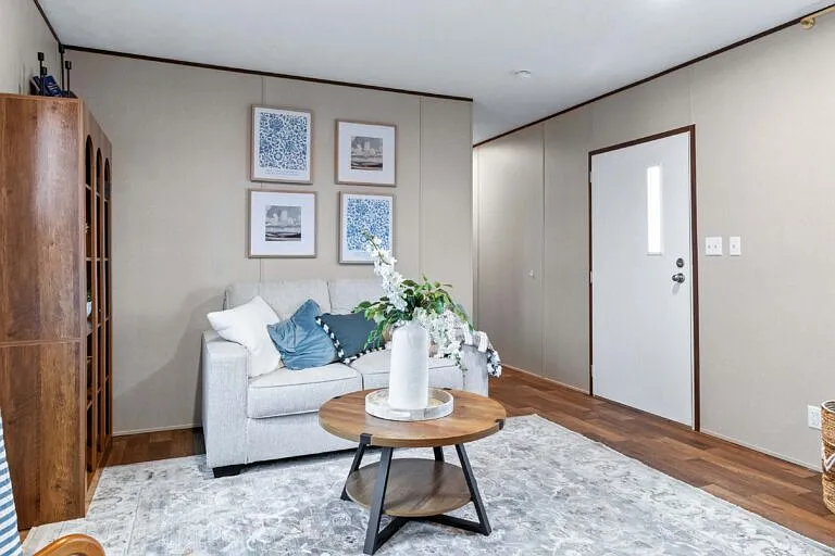 3 bed, 869 sqft, $1,250 — Photo 1