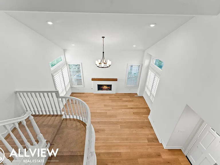 15 Summitcrest — Photo 29