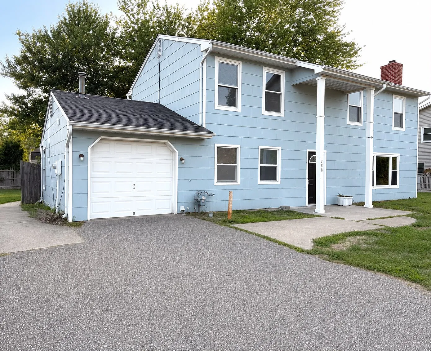 5 bed, $3,550 — Photo 1