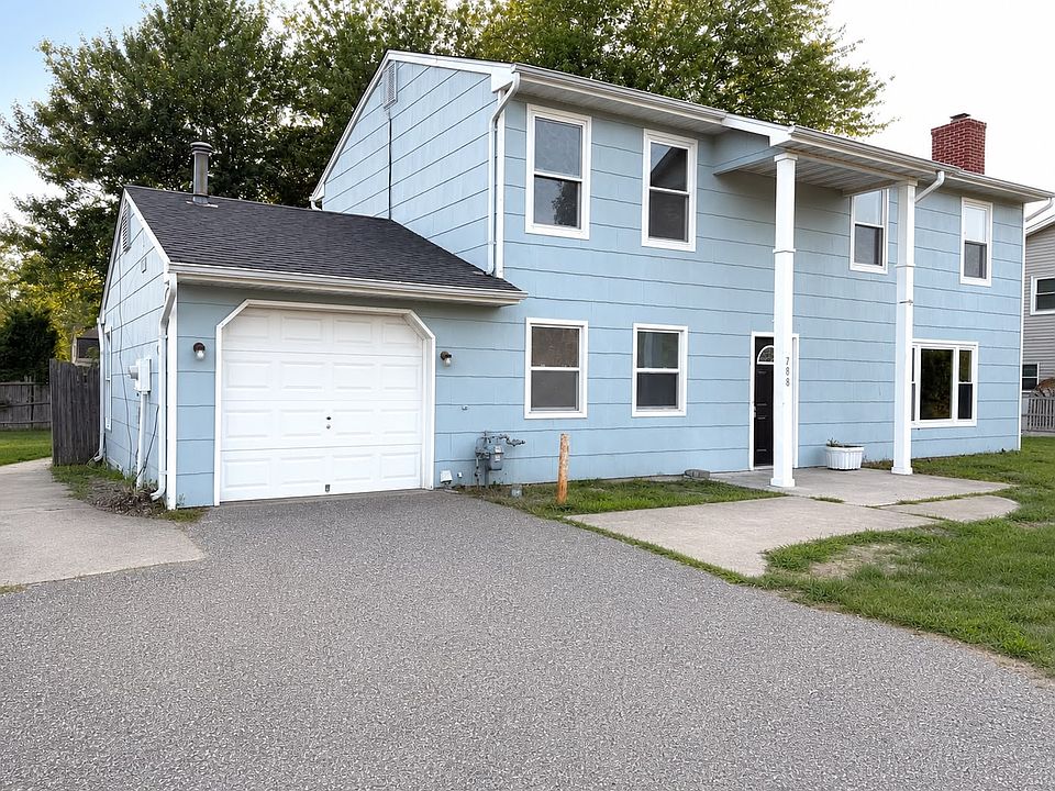 1st image of 788 Maplecrest Rd
