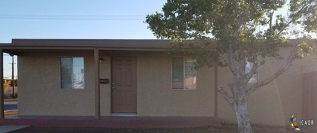 1st image of 905 S Imperial Ave