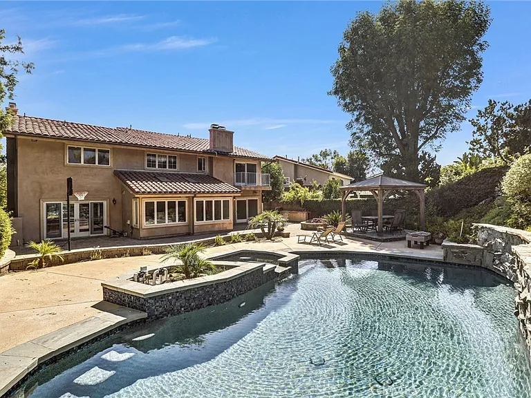 22715 America Way — Photo 2