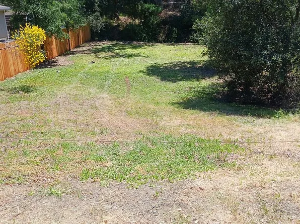 3140 Lakeview Dr, Nice, CA 95464