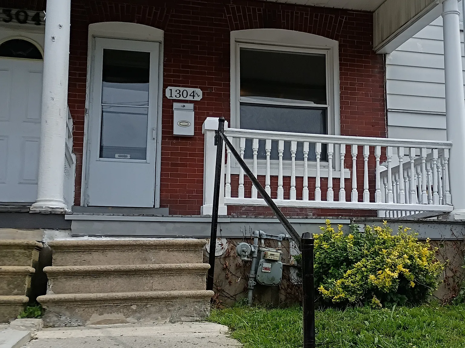 4 bed, 1318 sqft, $1,999 — Photo 3