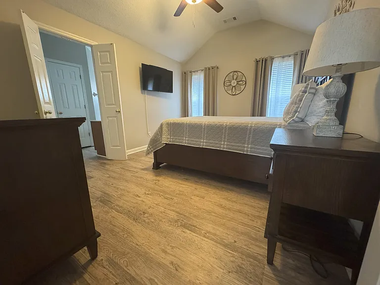 6868 Show Boat Ln — Photo 10