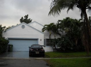 1571 SW 85th Ave, Pembroke Pines, FL 33025