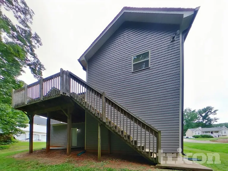 124 Kings Crossing Ct — Photo 17