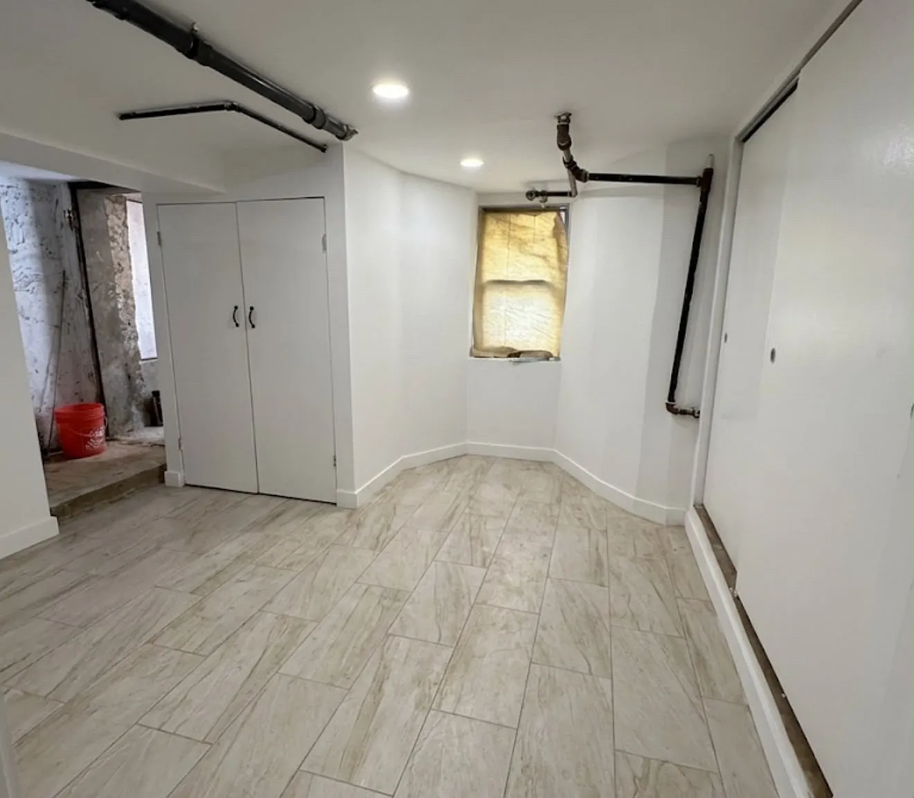 Studio, 2340 sqft, $1,800 — Photo 3