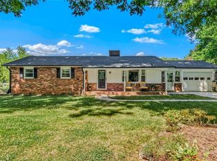 3000 Wonderwood Dr, Winston Salem, NC 27103