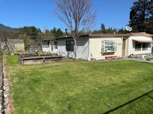 58 Willow Way, Willow Creek, CA 95573