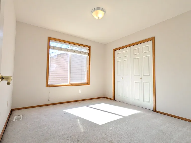 Side BedRoom with closet