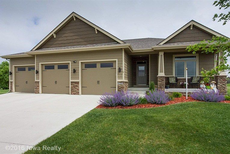 1st image of 4223 NE Bellagio Cir