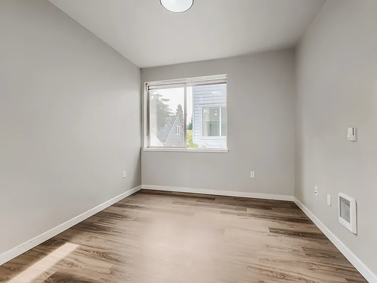 6310 N Maryland Ave #206 — Photo 9
