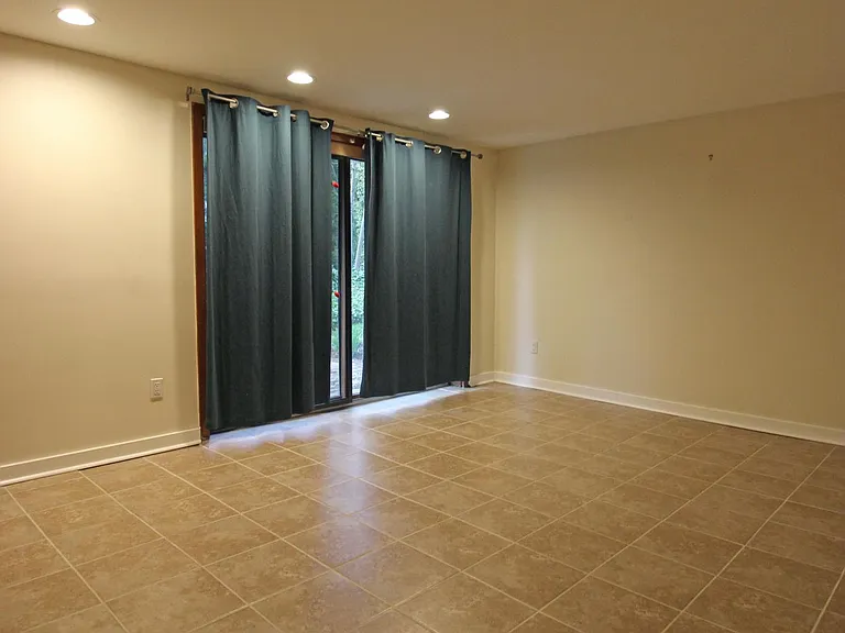 6872 Melrose Dr — Photo 27