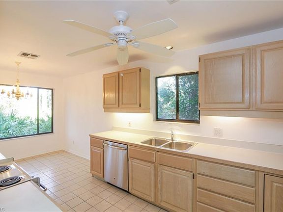 3rd image of 27100 Oakwood Lake Dr