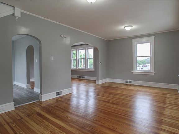 4th image of 933 Philadelphia Rd