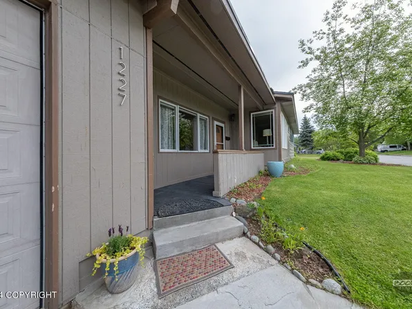 1227 E 27th Ave, Anchorage, AK 99508