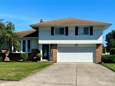 409 Long Ridge Dr, Seven Hills, OH, 44131
